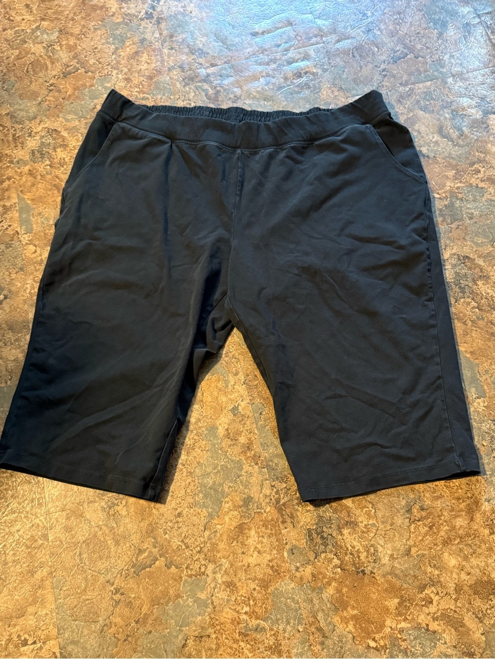 d & Co Women's 2X Black Athletic Performance Shorts with Elastic Waist